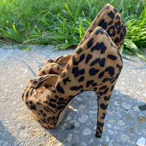 Animal Print Stilettos Shoe Dazzle SZ 6.5